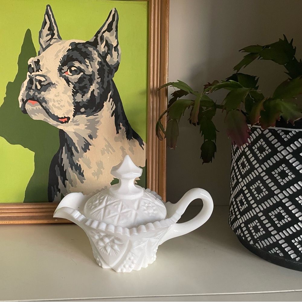 Kemple Milk Glass Creamer Dish- Vintage